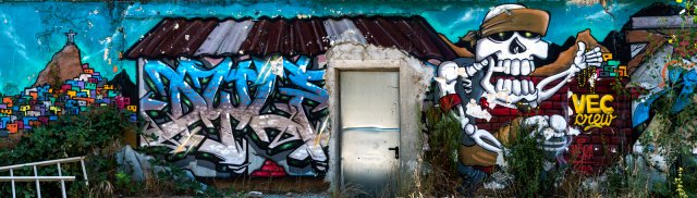 Graf : réalisé par Möka à la Caserne Niel à Bordeaux (endroit inaccessible en démolition) en juillet 2017Photo : Philippe - 06/2020